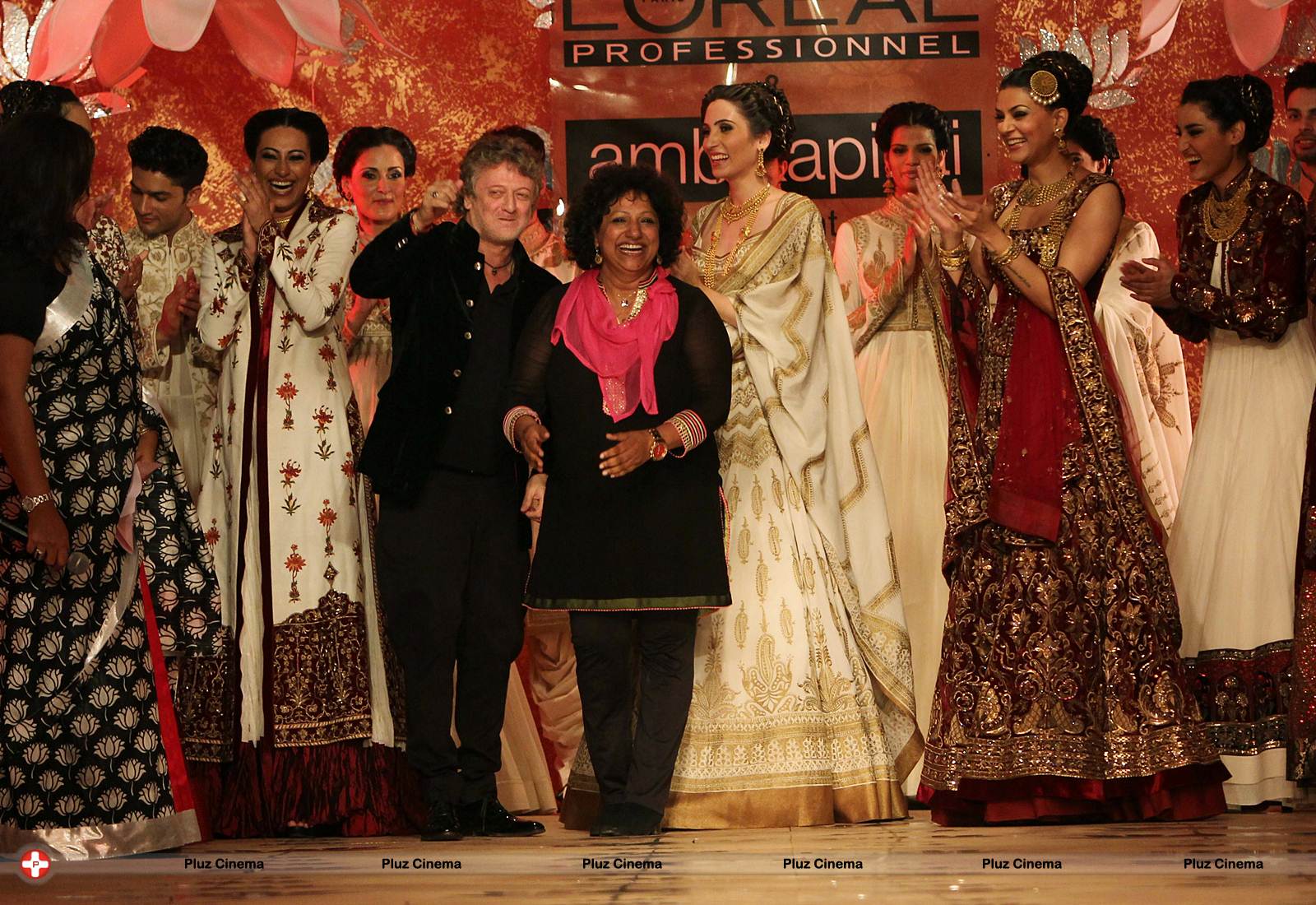 Sushmita Sen opens Ambika Pillai's Salon Photos | Picture 561383