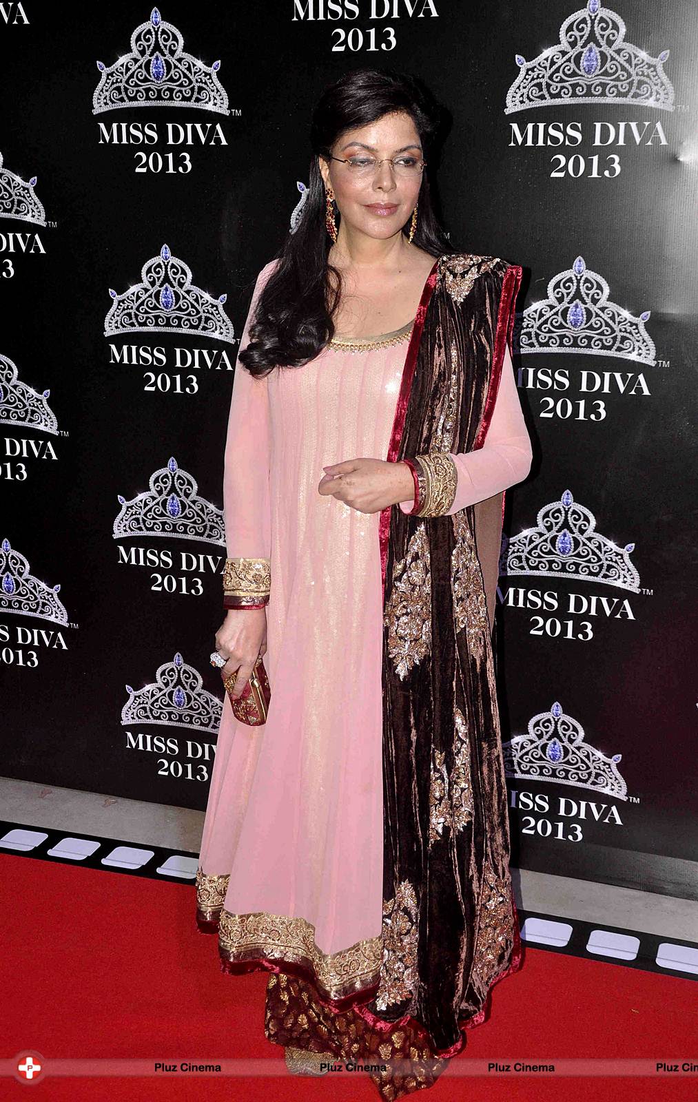 Zeenat Aman - Red carpet - Miss Diva 2013 Photos | Picture 565749