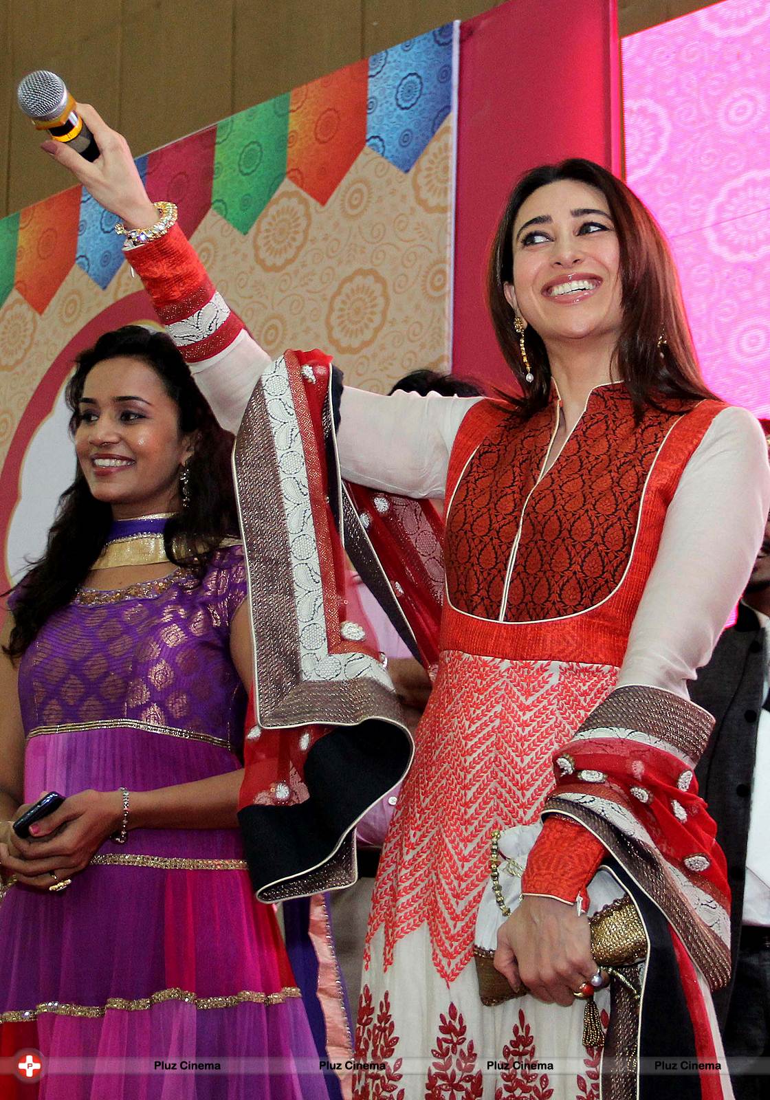 Karisma Kapoor visit Vibrant Vivah Wedding Festival 2013 Photos | Picture 566570