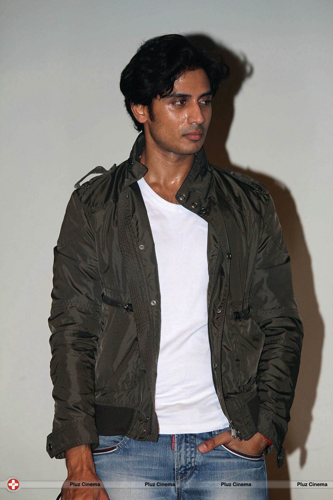 Shiv Pandit - Promotion of film Boss on Teachers Day Photos | Picture 566545