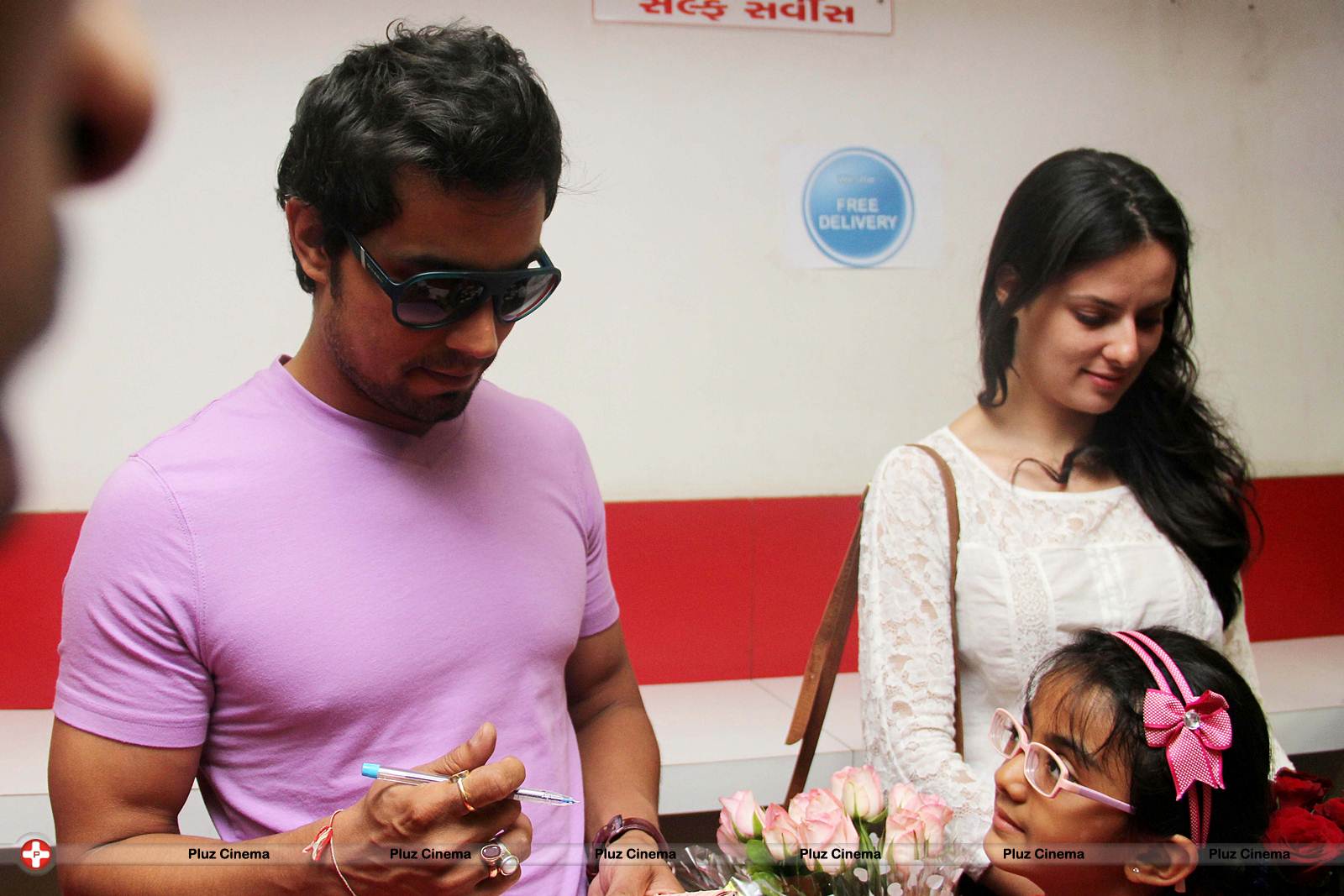 Randeep, Elena promotes 'John Day' at a restaurant in Ahmedabad Photos | Picture 567226