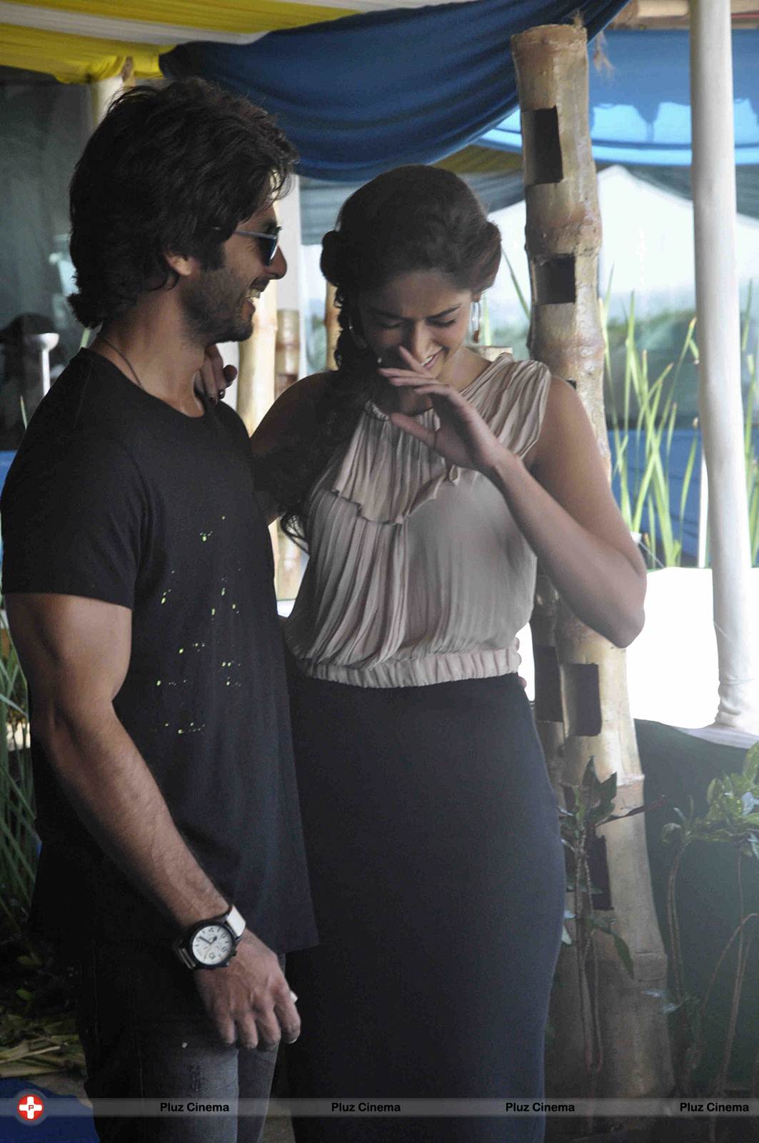 Shahid, Ileana during media interaction for the promotion of Phata Poster Nikla Hero Photos | Picture 567245