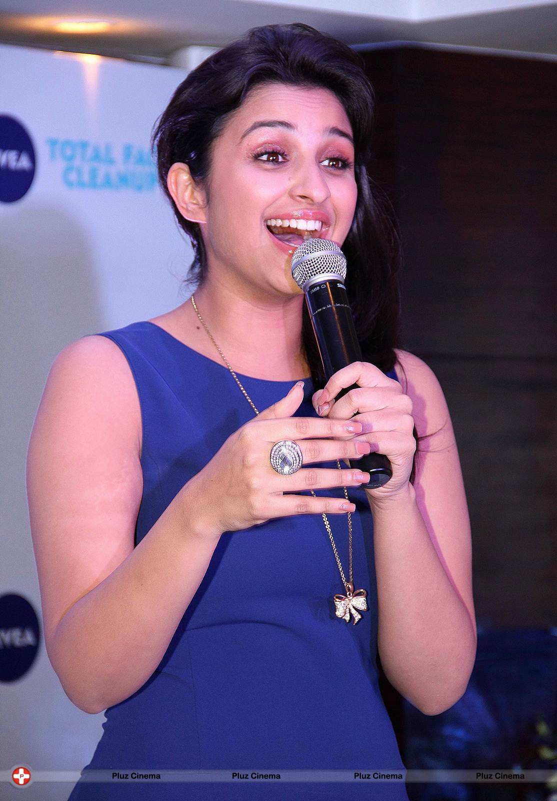 Parineeti Chopra meets winners of Nivea Total Face Clean Up digital contest Photos | Picture 567164