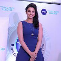 Parineeti Chopra meets winners of Nivea Total Face Clean Up digital contest Photos | Picture 567154