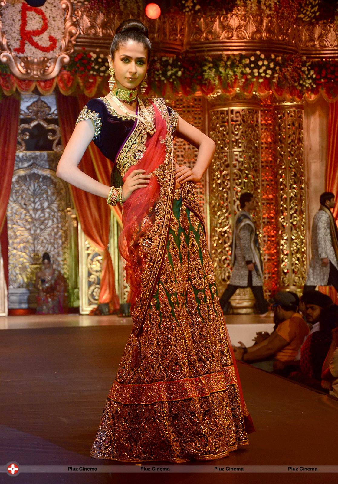 Vikram Phadnis fashion show on wedding designs Photos | Picture 560513
