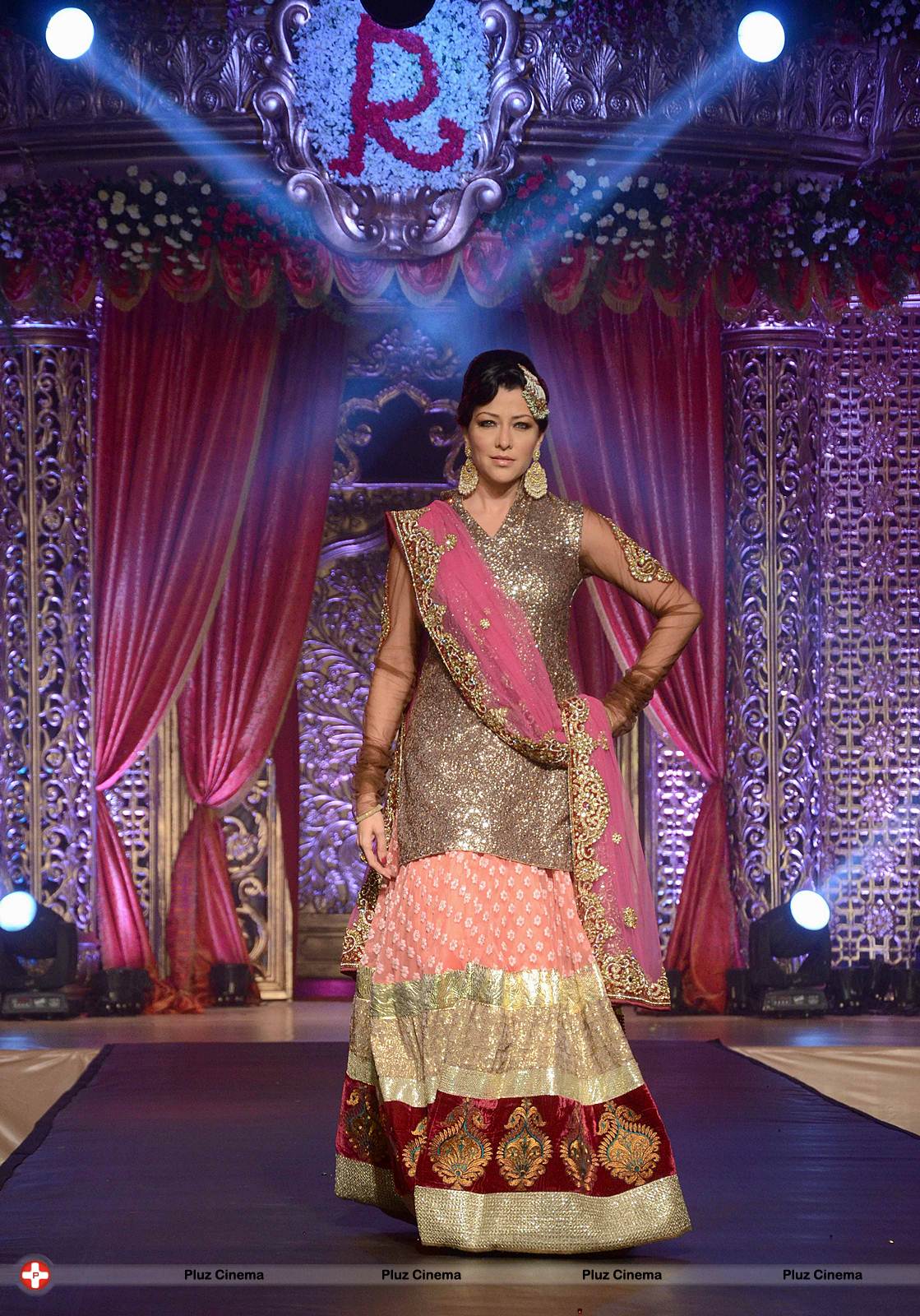 Vikram Phadnis fashion show on wedding designs Photos | Picture 560516