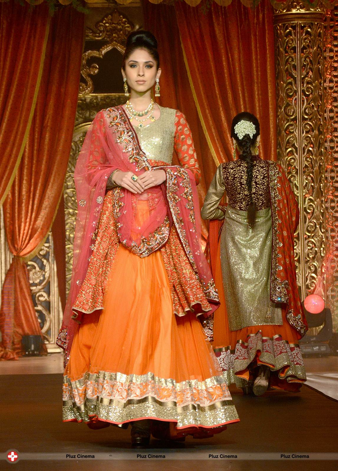Vikram Phadnis fashion show on wedding designs Photos | Picture 560544