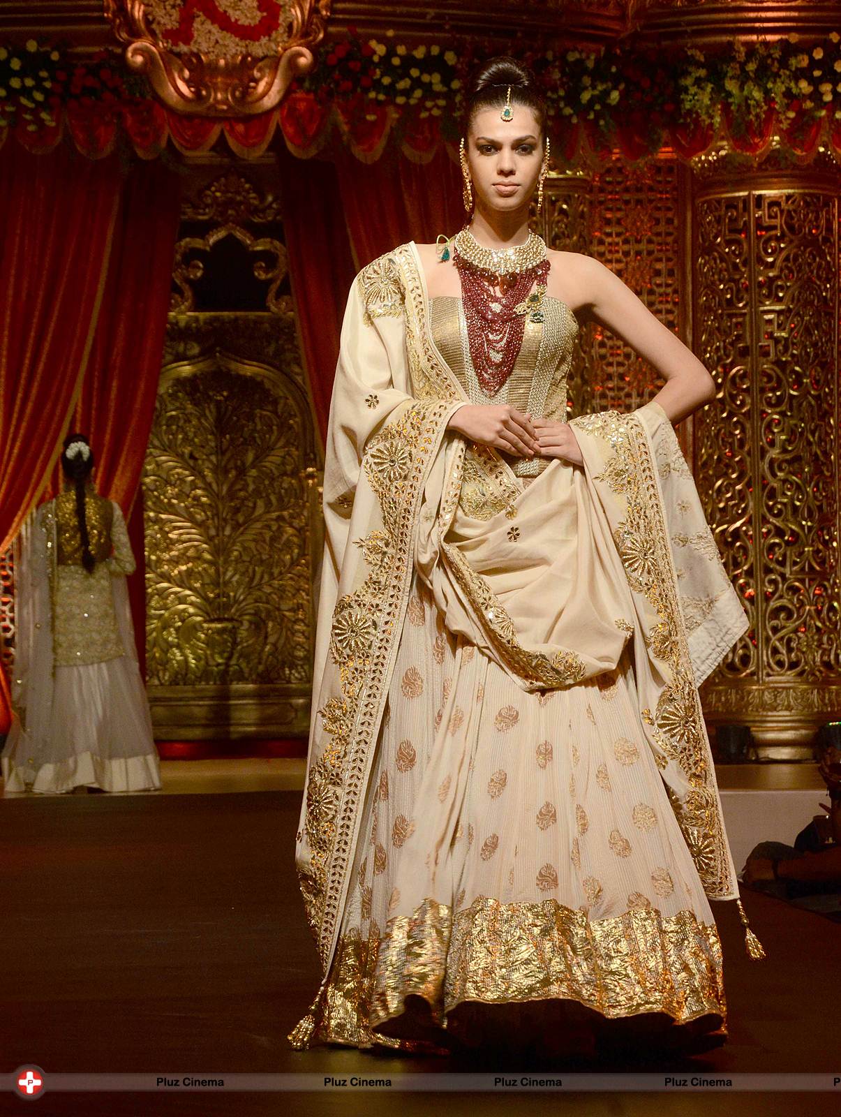 Vikram Phadnis fashion show on wedding designs Photos | Picture 560551