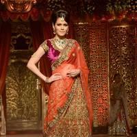 Vikram Phadnis fashion show on wedding designs Photos | Picture 560526
