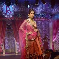 Vikram Phadnis fashion show on wedding designs Photos | Picture 560549