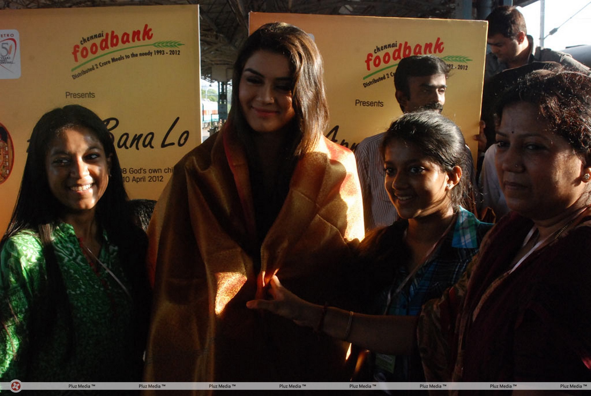 Hansika Motwani - Chennai Food Bank's Divine Journey To Tirupati With 1008 Special Kids  | Picture 186542