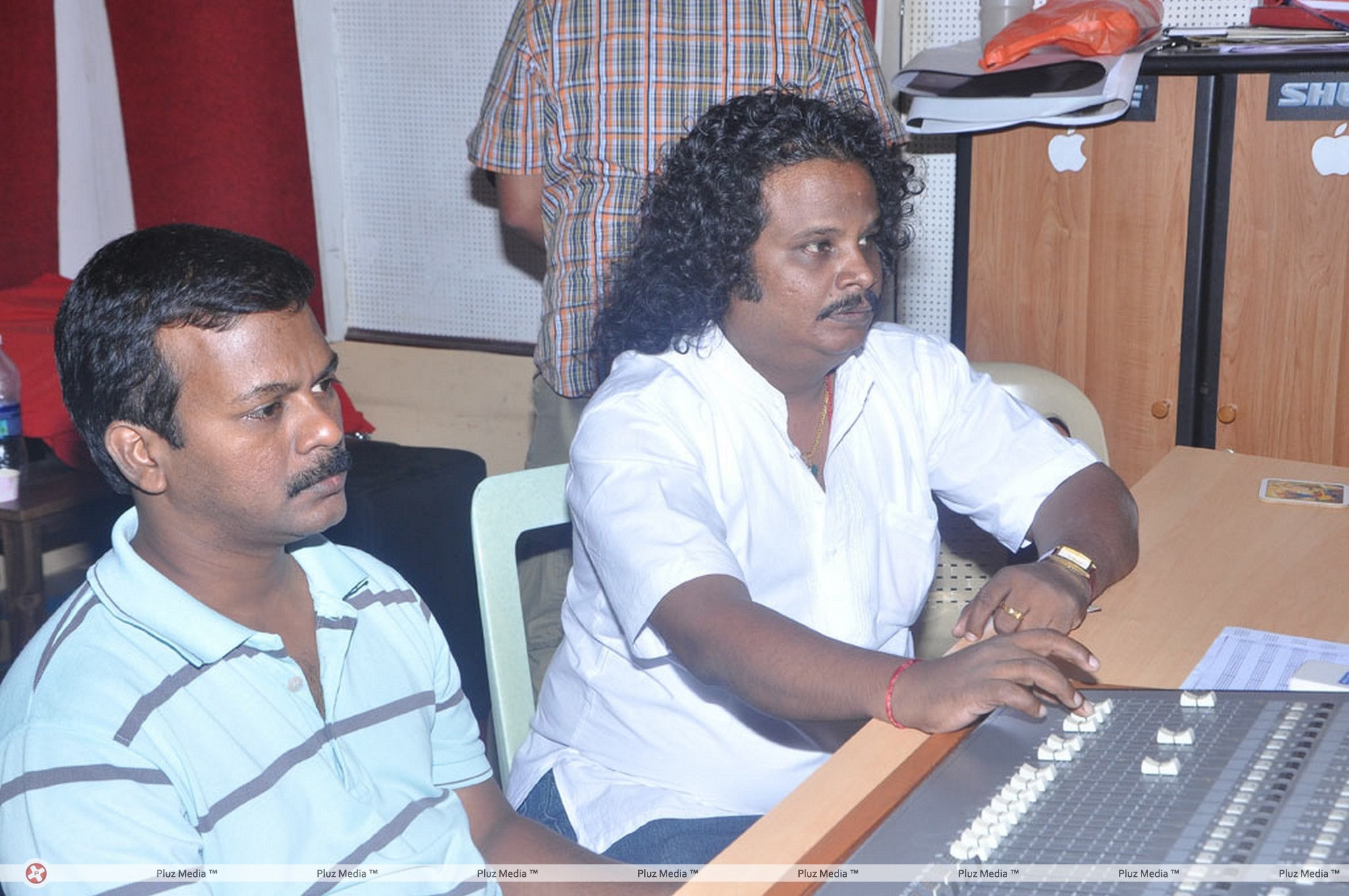 En Peyar Kumarasamy Movie Song Recording Stills | Picture 246059