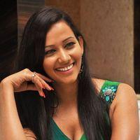 Sanjana Singh - Uyir Mozhi Movie Audio Launch Stills 