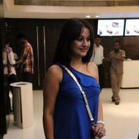 Sonia Agarwal - Naan Ee Premiere Show at Satyam Stills | Picture 223478