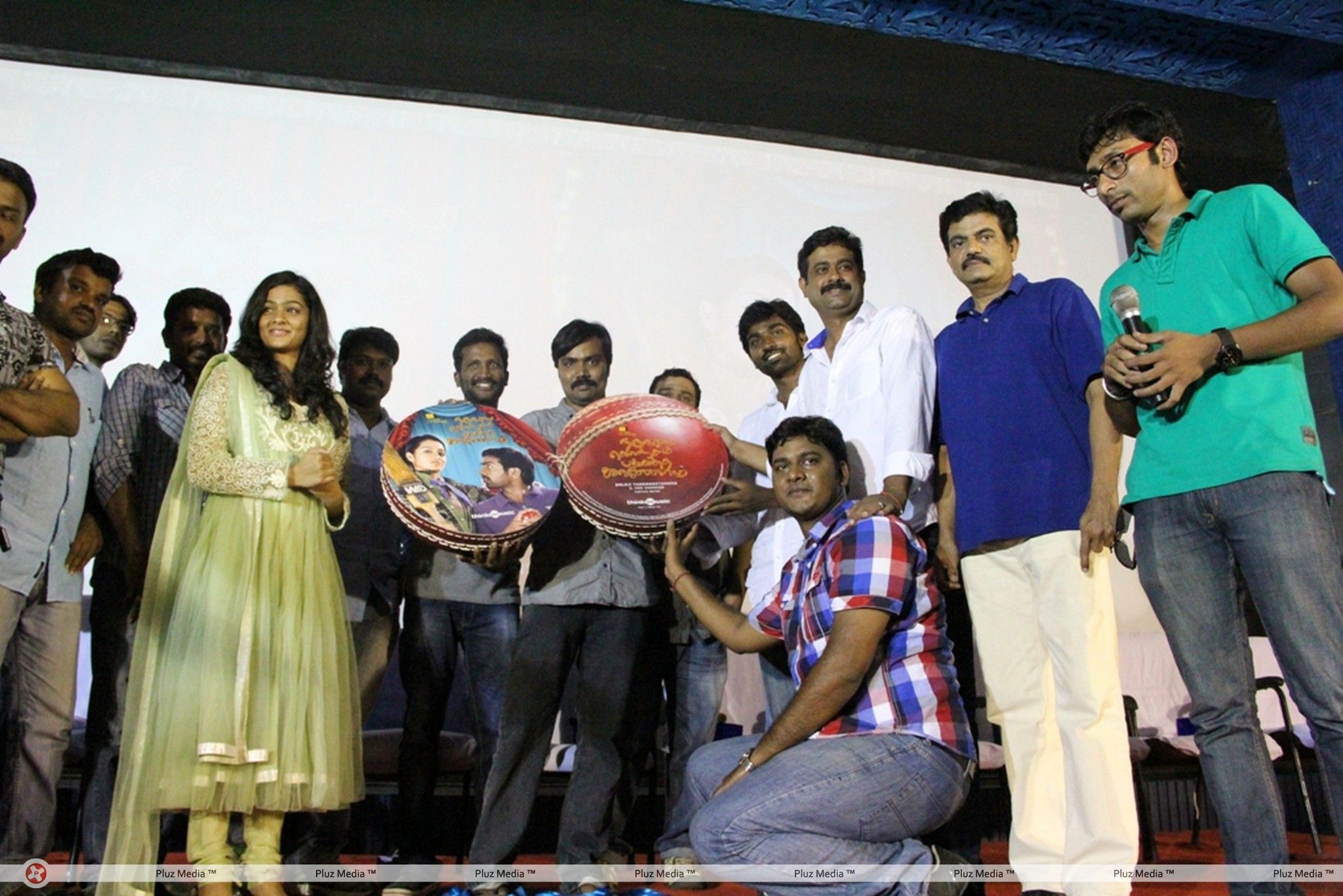 Naduvula Konjam Pakkatha Kaanom Press Meet & Trailer Launch Stills | Picture 227448
