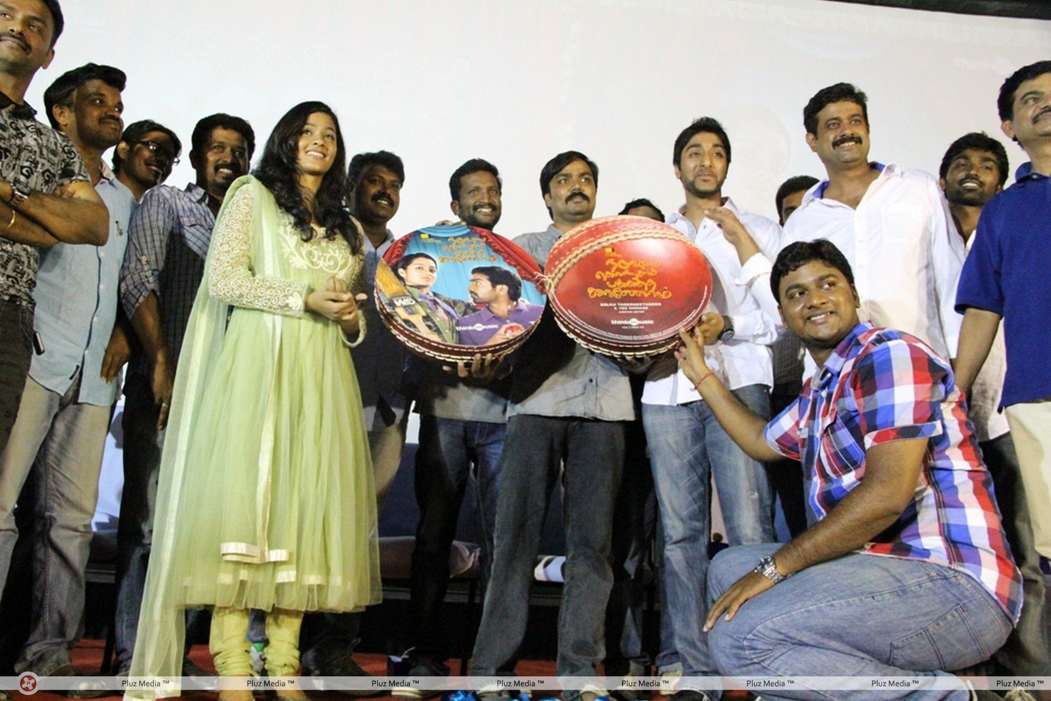 Naduvula Konjam Pakkatha Kaanom Press Meet & Trailer Launch Stills | Picture 227497