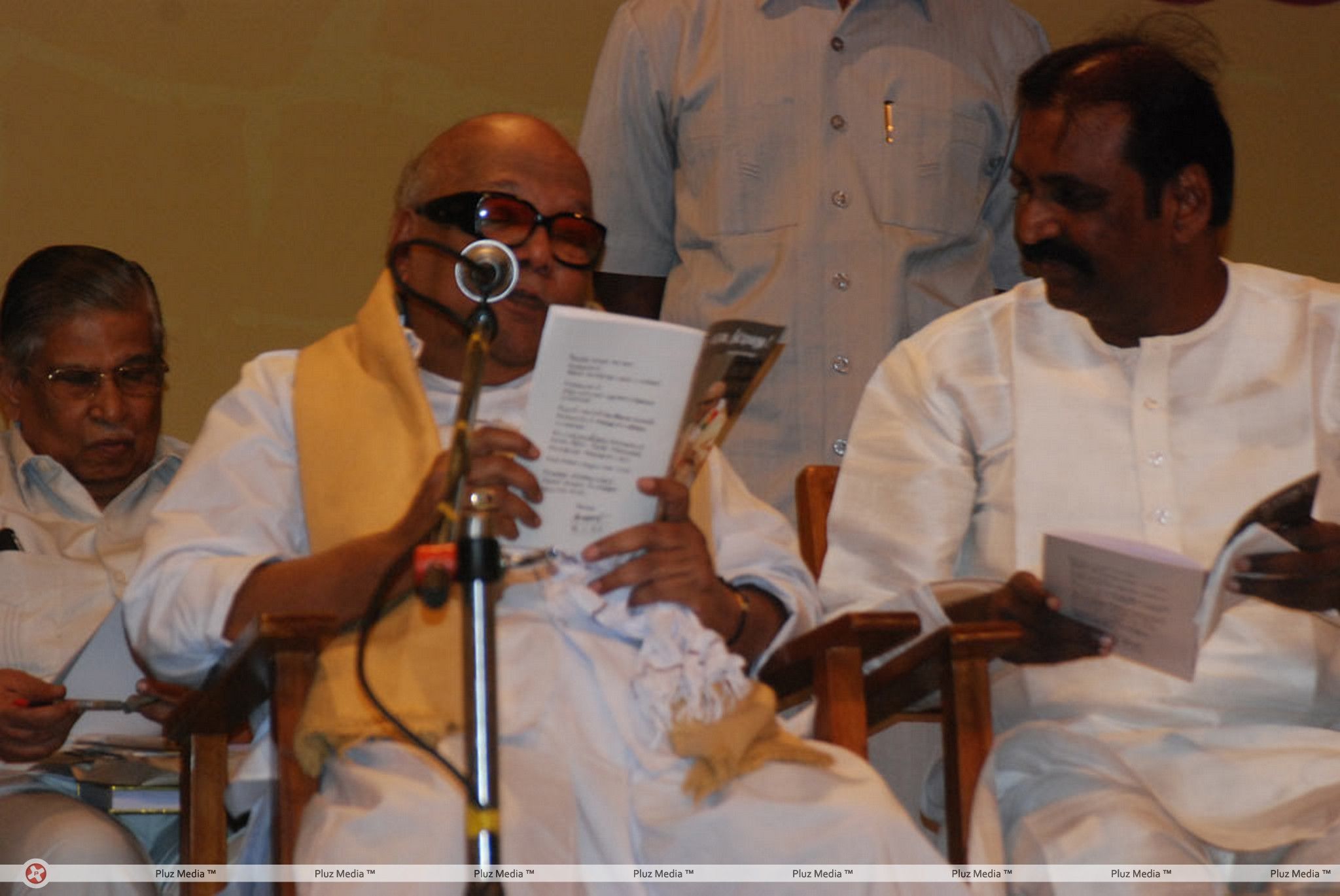 M. Karunanidhi - Vairamuthu Moondram Ulaga Por Book Launch Stills | Picture 229305