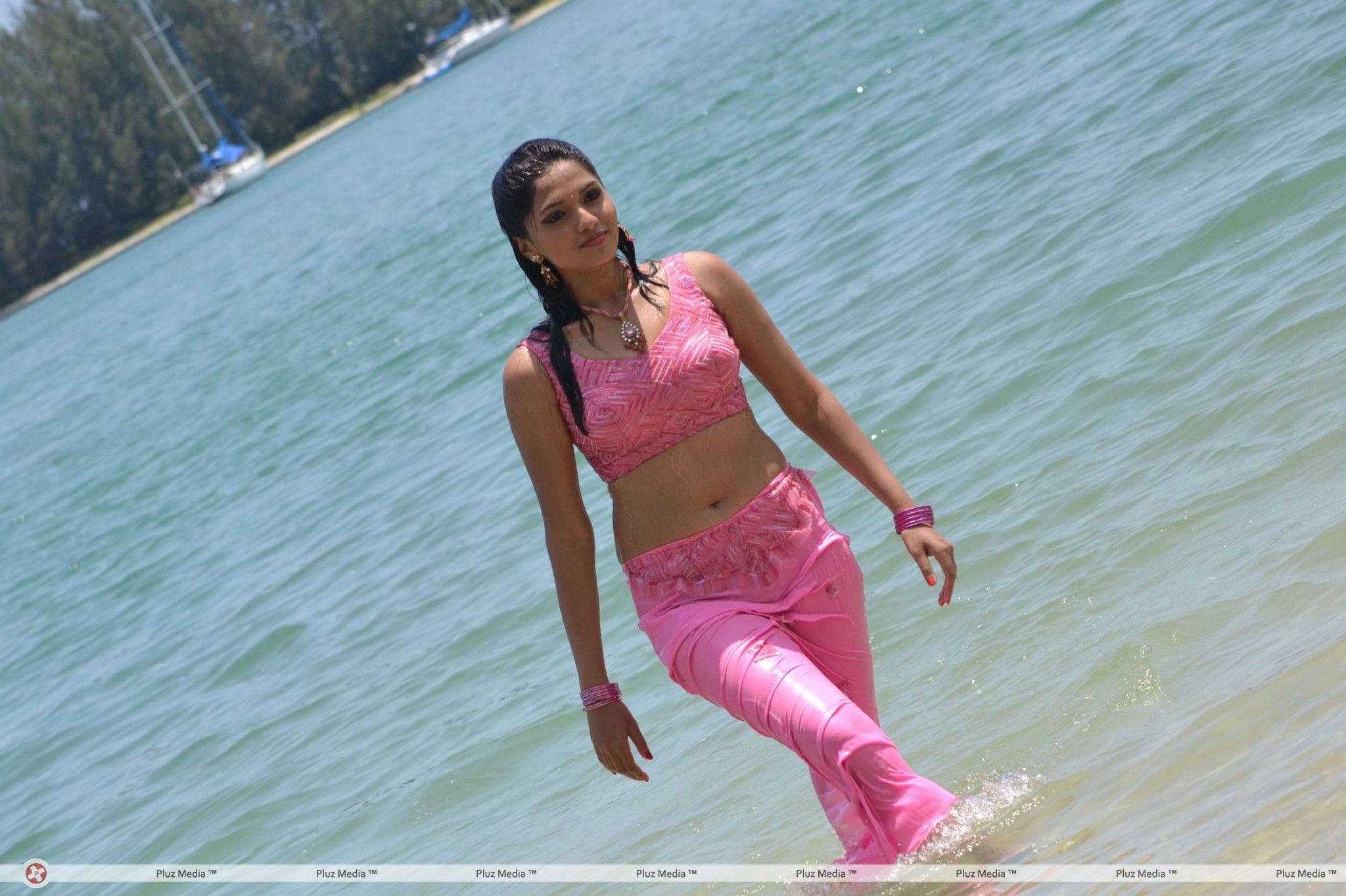 Sunaina - Pandi Oli Perukki Nilayam Movie Stills | Picture 233891