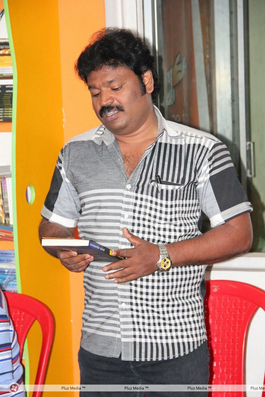 Gowthaman - Director Gowthaman Releases Varumaiyin Varigal Book stills | Picture 234867