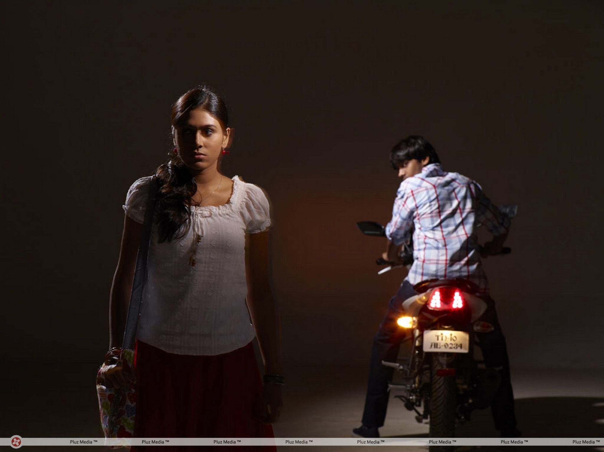 Aadhalal Kaadhal Seiveer Movie Hot Stills | Picture 311020