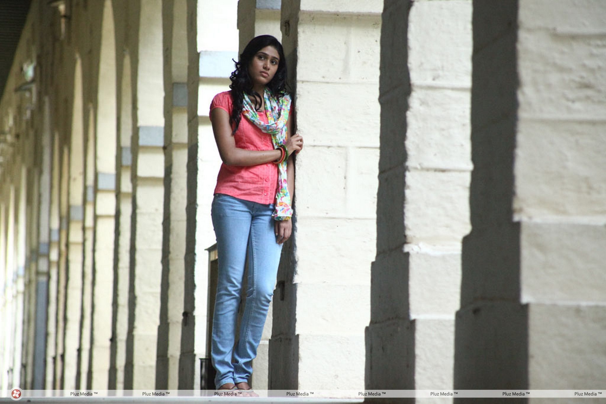 Manisha Yadav - Aadhalal Kaadhal Seiveer Movie Hot Stills | Picture 311032