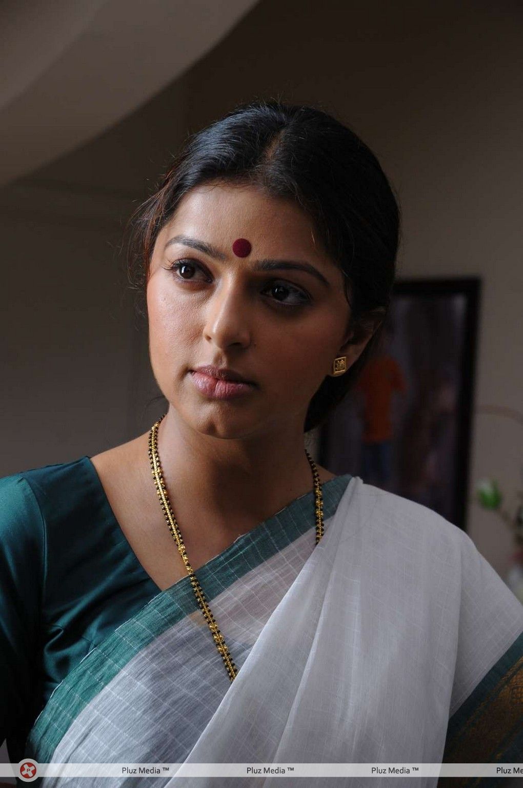 Bhumika Chawla - Pen Adimai Illai Movie Stills | Picture 312936