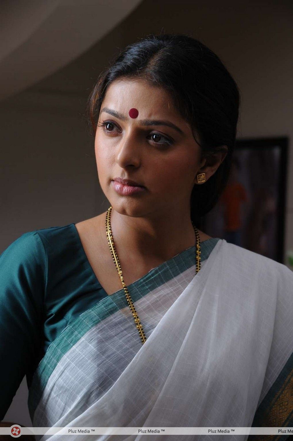Bhumika Chawla - Pen Adimai Illai Movie Stills | Picture 312949