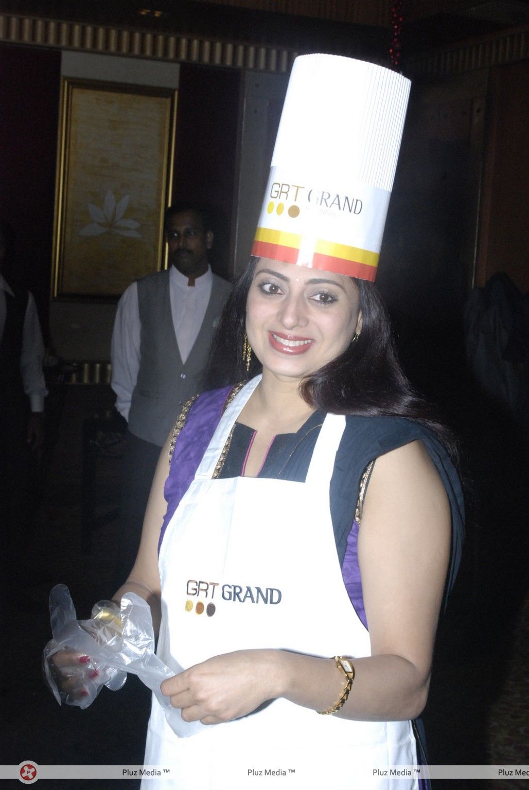 Priya Raman - Actress Priya Raman At GRT Grand Cake Mixing Photos | Picture 318144