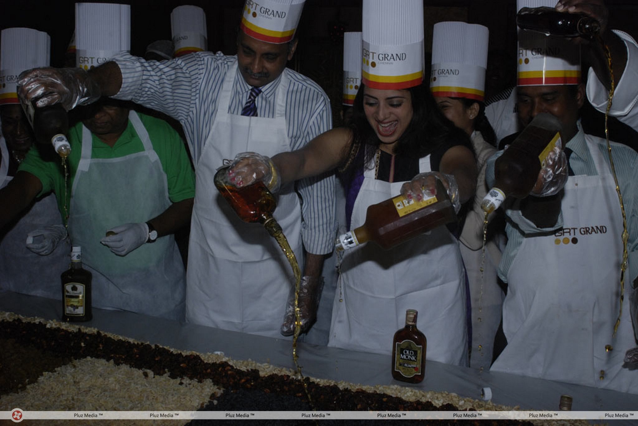 Actress Priya Raman At GRT Grand Cake Mixing Photos | Picture 318149
