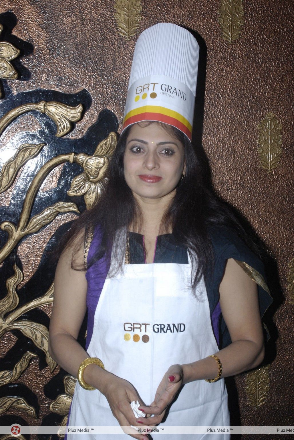 Priya Raman - Actress Priya Raman At GRT Grand Cake Mixing Photos | Picture 318171