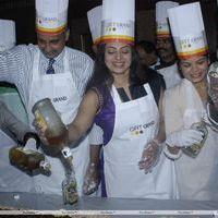 Actress Priya Raman At GRT Grand Cake Mixing Photos | Picture 318145