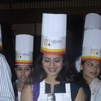 Actress Priya Raman At GRT Grand Cake Mixing Photos | Picture 318151