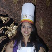 Priya Raman - Actress Priya Raman At GRT Grand Cake Mixing Photos | Picture 318169