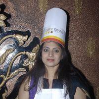 Priya Raman - Actress Priya Raman At GRT Grand Cake Mixing Photos | Picture 318171