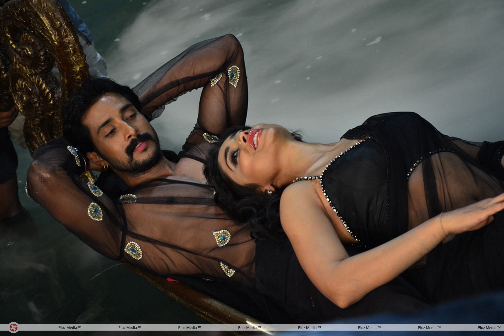 Chandra Movie Hot Photos | Picture 318635