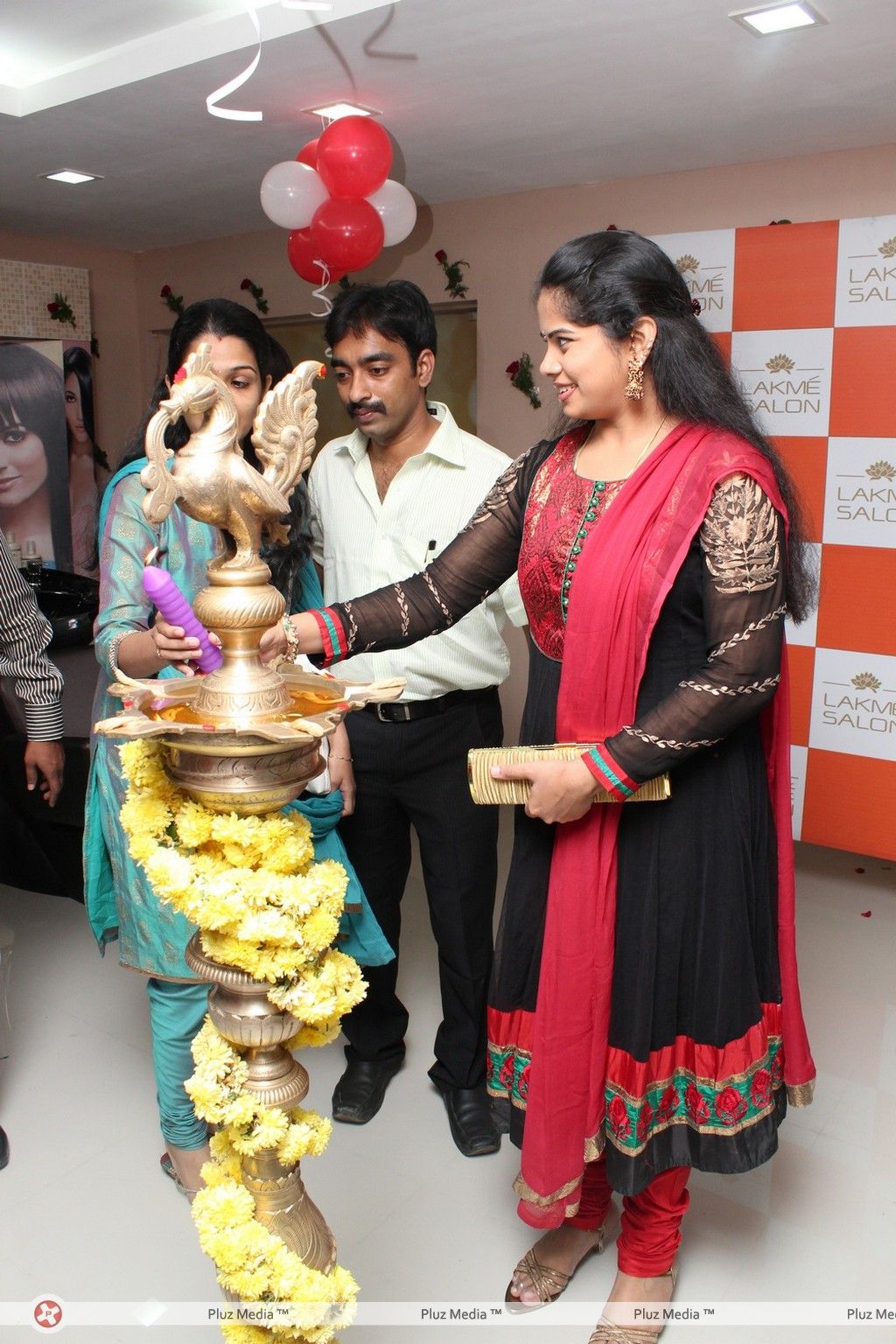Deepa Venkat Launches LAKME Salon Stills | Picture 323962