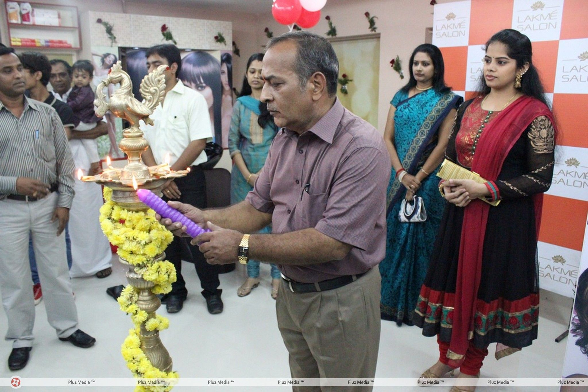 Deepa Venkat Launches LAKME Salon Stills | Picture 323968