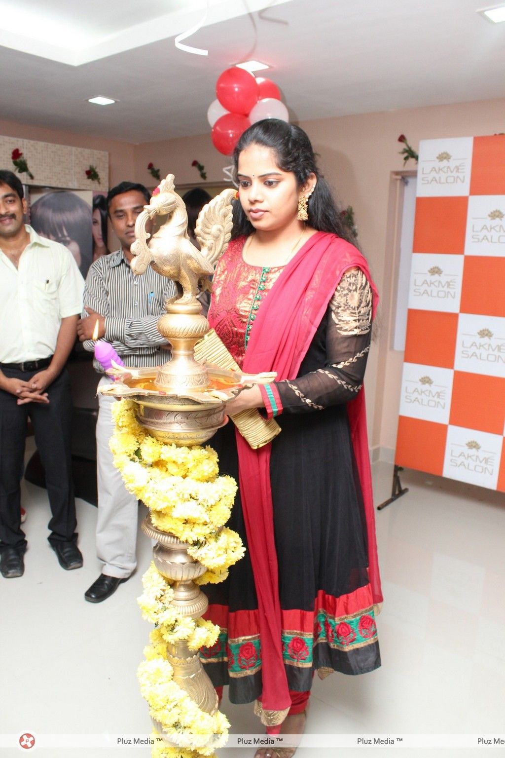 Deepa Venkat Launches LAKME Salon Stills | Picture 323975