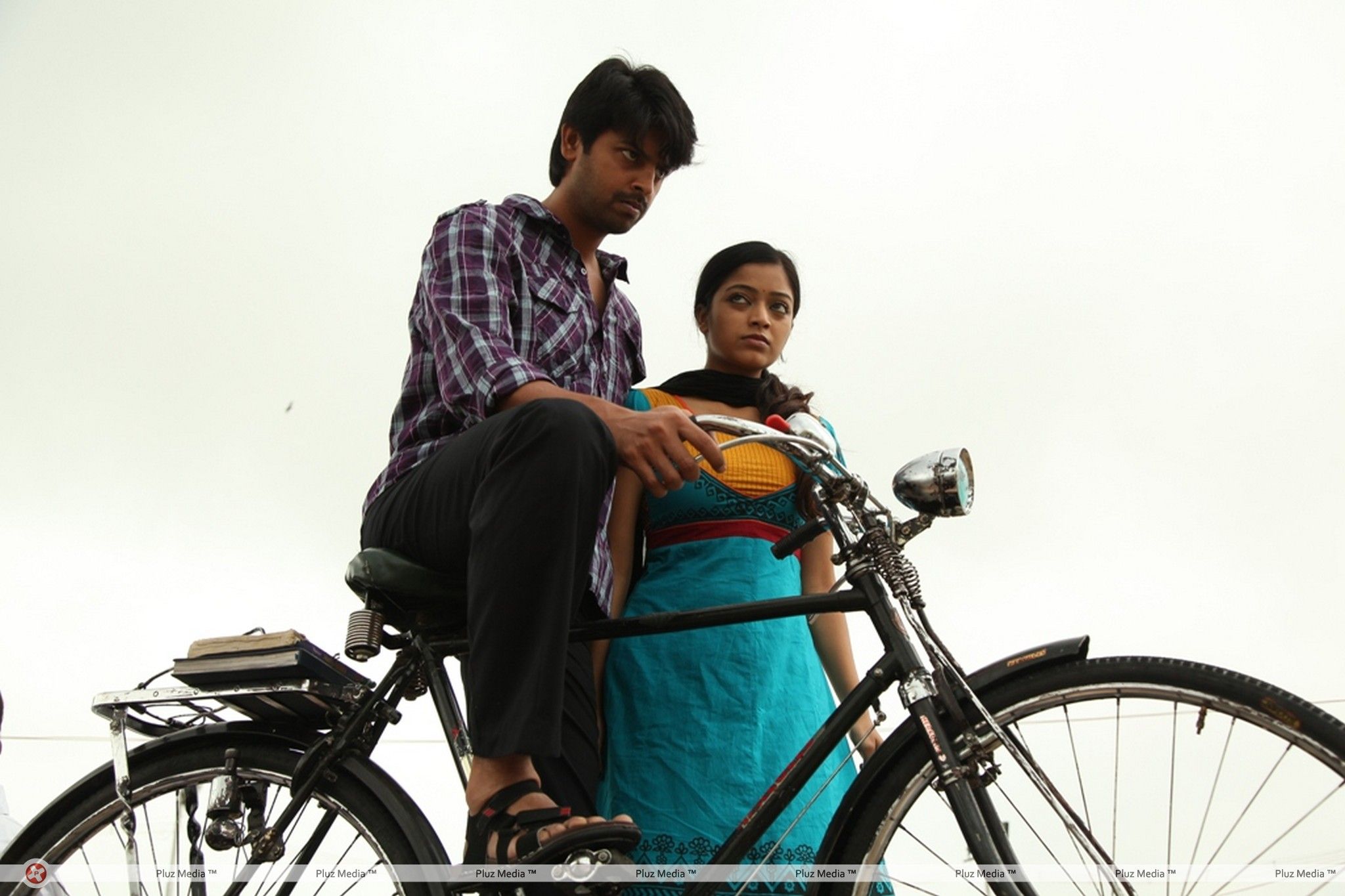 Paagan Movie Stills | Picture 268125