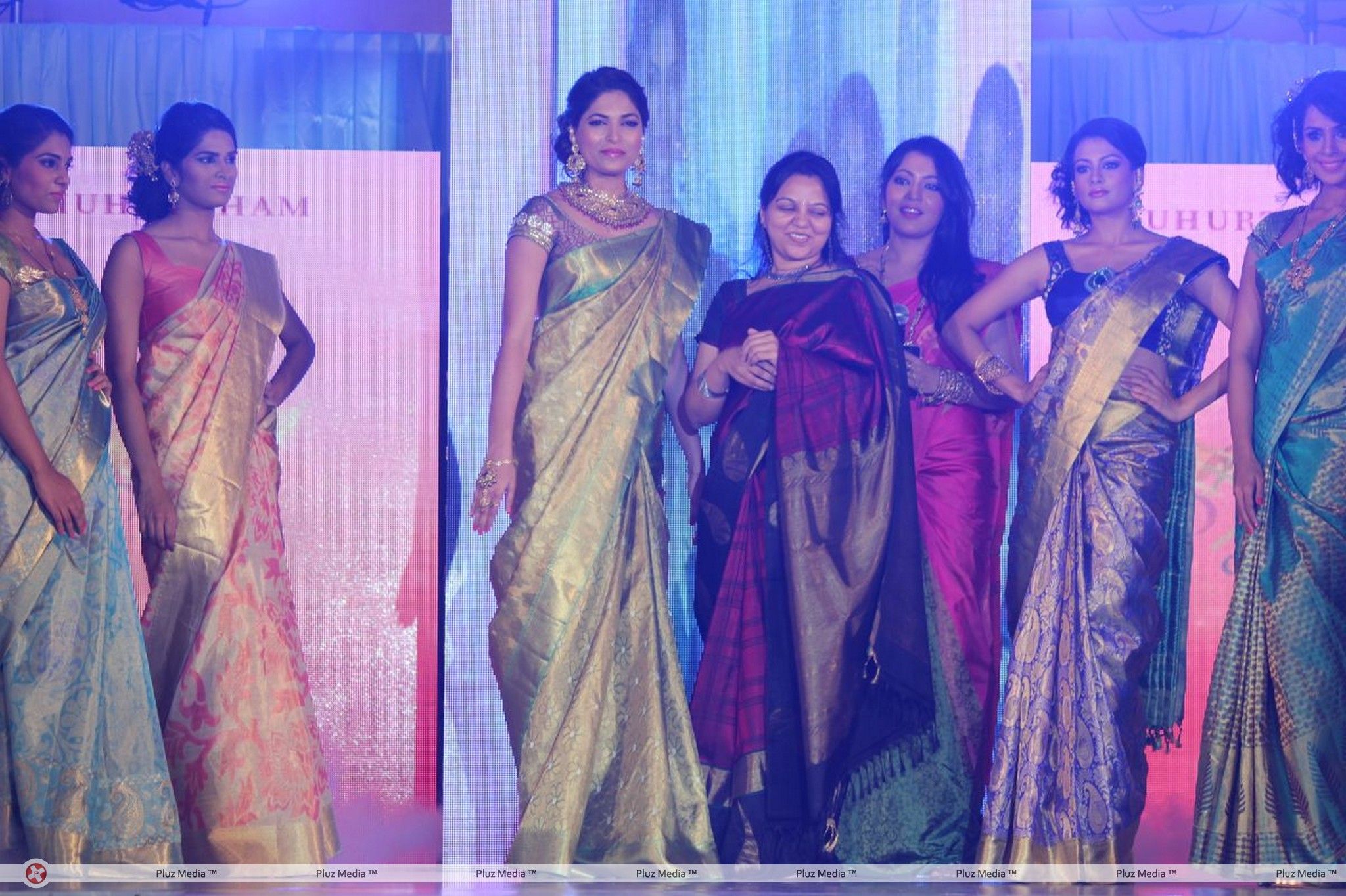 Palam Fashion Show Concept Sarees With Parvathy Omanakuttan Stills | Picture 280526