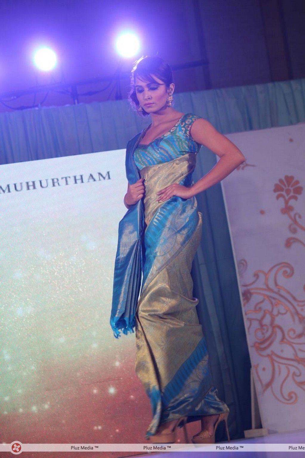 Palam Fashion Show Concept Sarees With Parvathy Omanakuttan Stills | Picture 280574