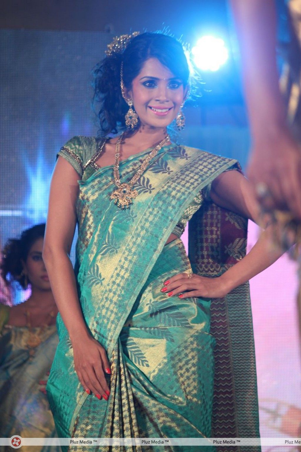 Palam Fashion Show Concept Sarees With Parvathy Omanakuttan Stills | Picture 280596