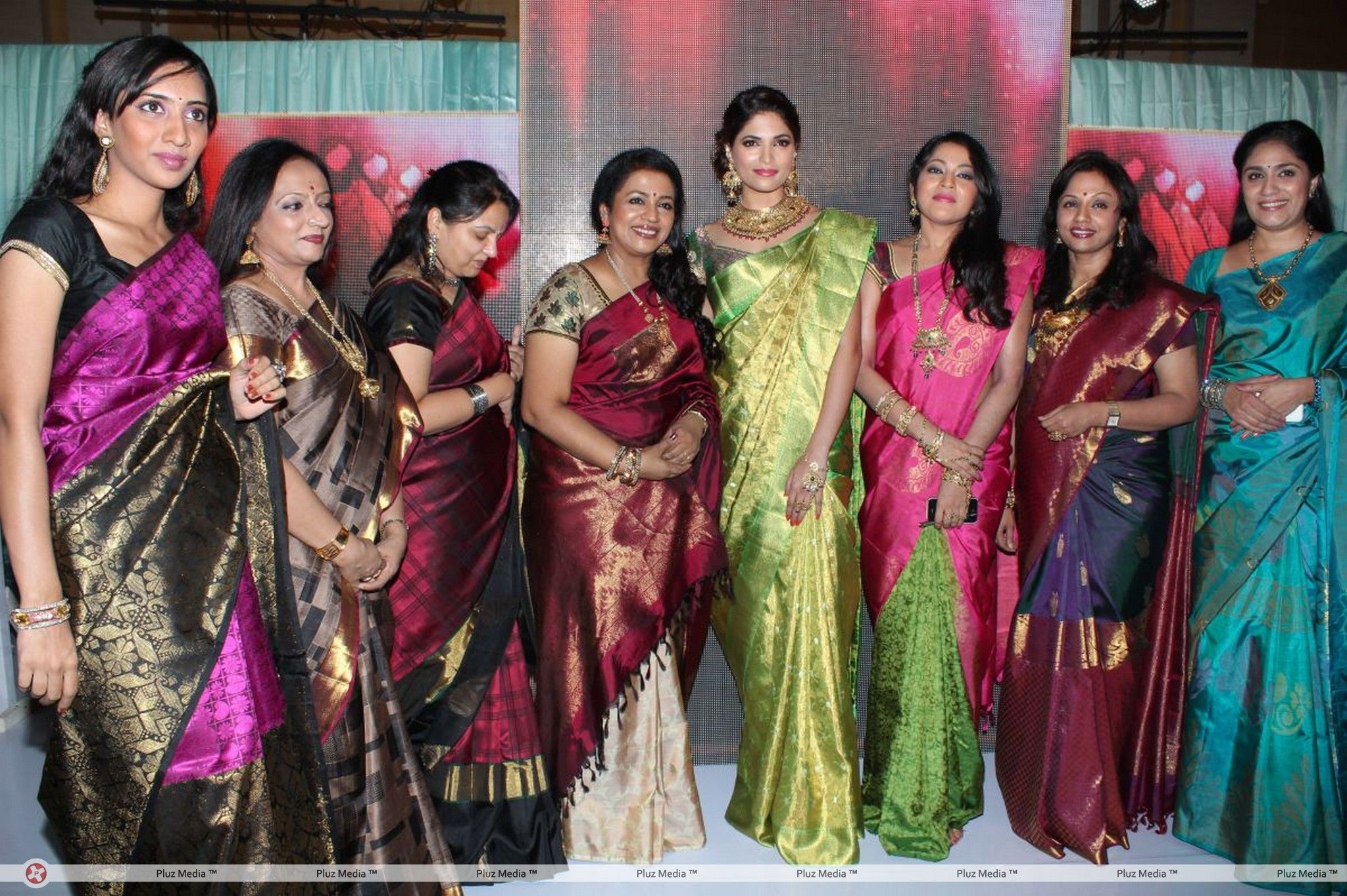 Palam Fashion Show Concept Sarees With Parvathy Omanakuttan Stills | Picture 280604