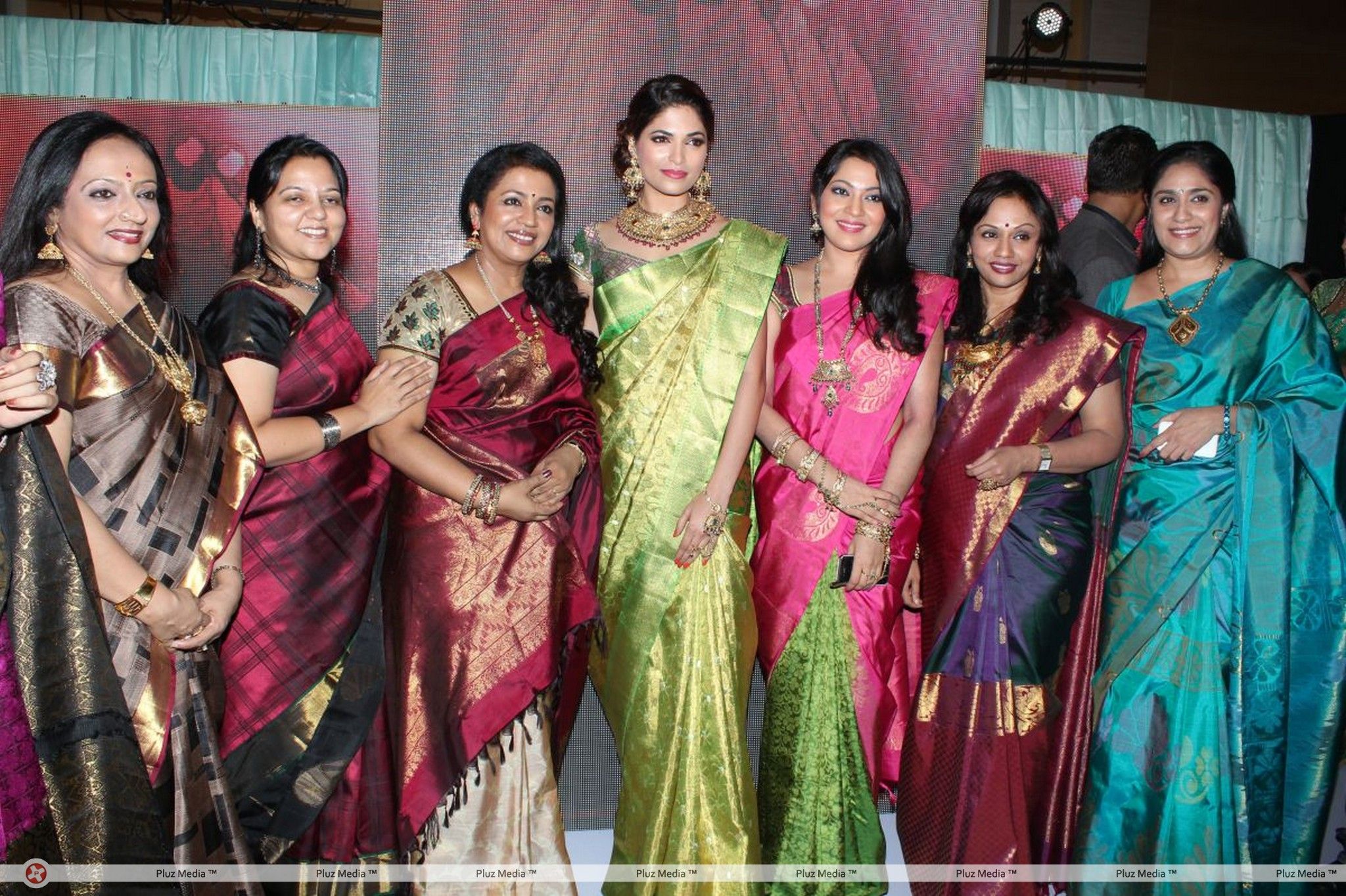 Palam Fashion Show Concept Sarees With Parvathy Omanakuttan Stills | Picture 280620