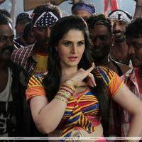 Zarine Khan Hot  at Naan Rajavaga Pogiren Movie  Shooting Spot Stills | Picture 285252