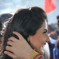 Zareen Khan - Zarine Khan Hot  at Naan Rajavaga Pogiren Movie  Shooting Spot Stills | Picture 285293