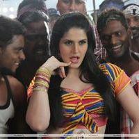 Zarine Khan Hot  at Naan Rajavaga Pogiren Movie  Shooting Spot Stills | Picture 285296