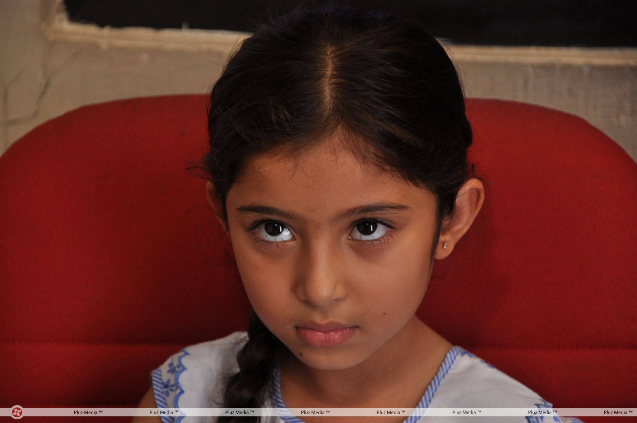 Baby Sara - Chithiraiyil Nila Choru Movie Stills | Picture 440785