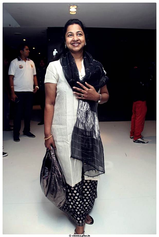 Radhika Sarathkumar - Chennai Express Movie Premier Show Stills | Picture 531705