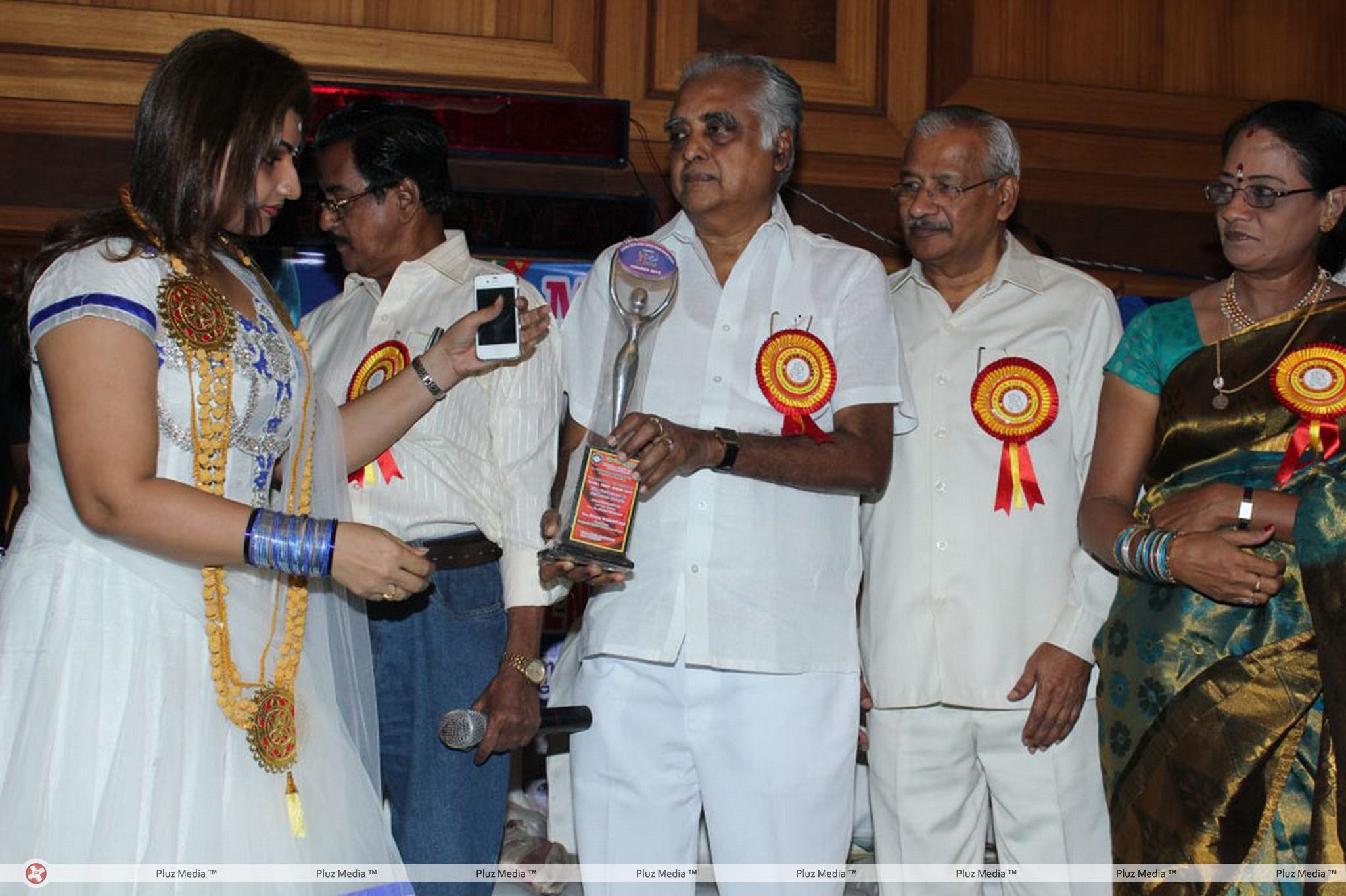 Benze Vaccations Club Awards 2013 Stills | Picture 354495